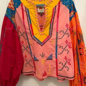 FARM RIO  COLORFUL BLOUSE WITH LOTS OF DETAIL